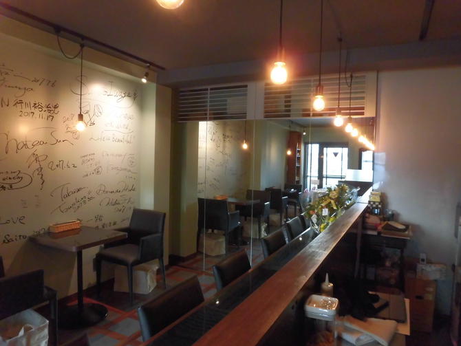 思いもしなかった飲食店の独立開業。Wワークから日本ワイン専門のバー開業までの道のりを取材！