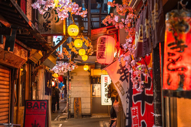 飲食店が「横丁」に出店するメリットは？ 横丁の魅力や注目の横丁を紹介
