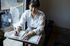 飲食業に役立つ資格で、スタッフのモチベーションUPや新サービスを目指そう！